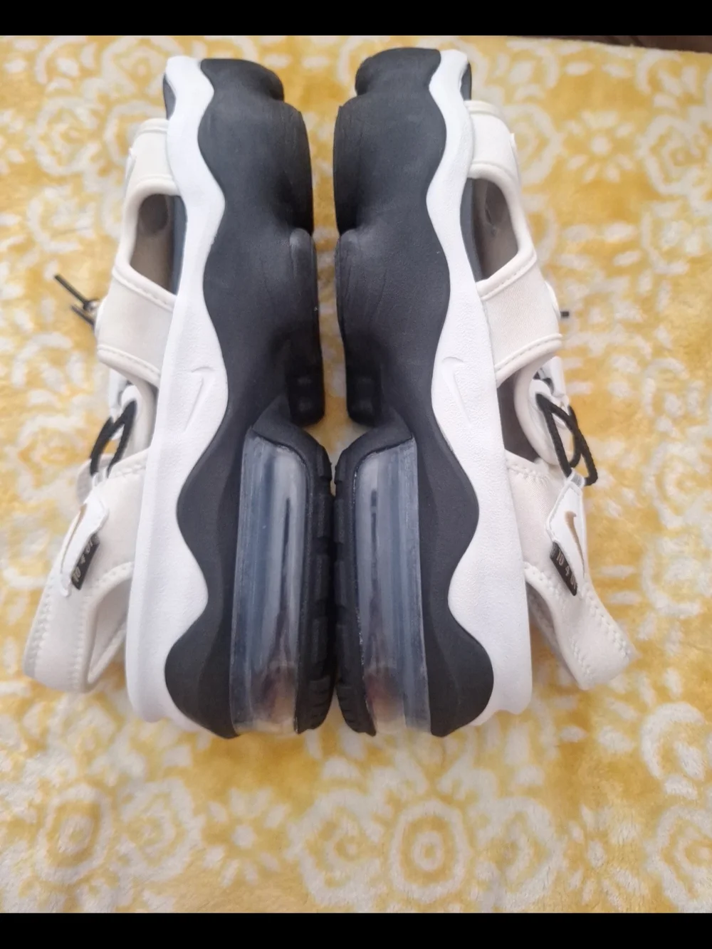 Nike Women’s White and Black Performance Sandals